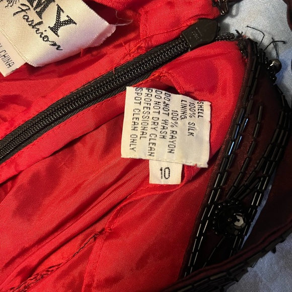 Vintage Red Floral Beaded Elegant Prom Ball Formal Gown Dress - Picture 10 of 11